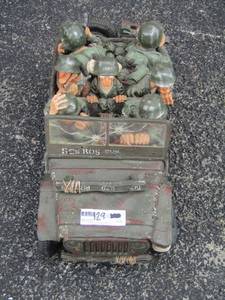 lot 129 image: Army jeep with soldiers home dcor