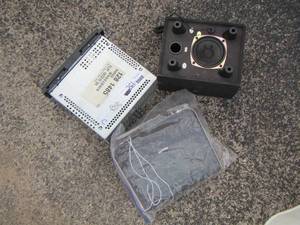 lot 132 image: Philips clock radio- small speaker 6 disc cd car radio
