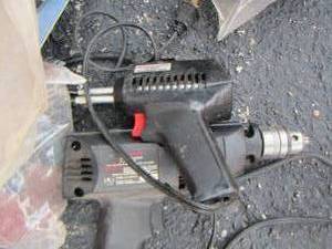 lot 135 image: Sander disc- felt blankets drill soldering gun