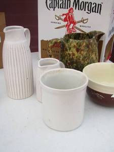 lot 165 image: white handled cream and sugar dishes