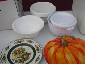 lot 167 image: White mixing bowls- Dcor plates and platters