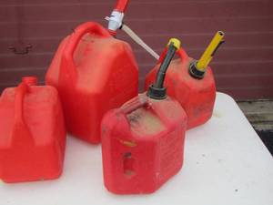 lot 184 image: lot of gas cans qty 4