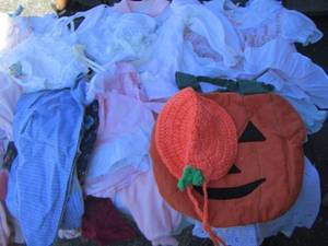 lot 189 image: Large quantity of vintage baby girl clothes, new born sizes- dresses and bonnets