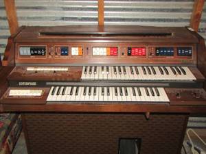 lot 202 image: Kimball organ great condition- model W70- serial # 423560