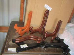 lot 208 image: various black and brown plate or picture stands for dcor placement