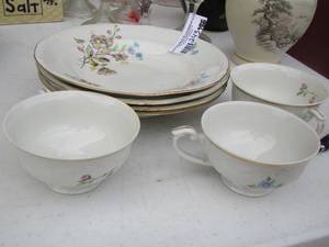 lot 243 image: Chodzier tea cups and 4 soup bowls, made in Poland