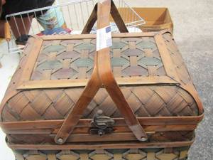 lot 251 image: wicker picnic basket with the set up inside