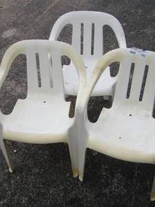 lot 270 image: small white childrens plastic outdoor chairs qty 3