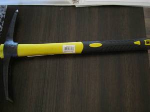 lot 282 image: Pick Axe yellow handled New
