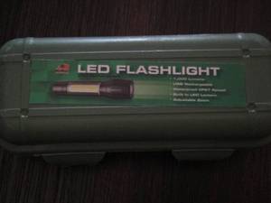 lot 294 image: Rechargeable small flash light LED, NEW