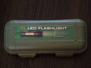 lot 312 image: Rechargeable small flash light LED, NEW
