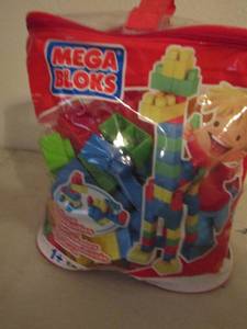lot 165 image: mega blocks used