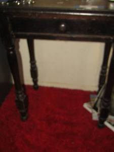 lot 224 image: single drawer table 28x23x16 12