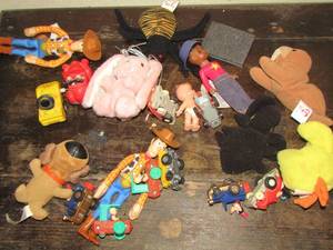 lot 243 image: toys, wind up toys, ty plush animals and more