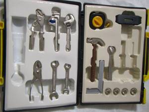 lot 288 image: mini tool kit