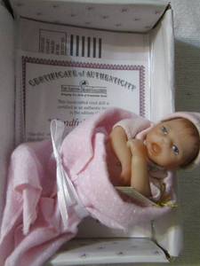 lot 289 image: qty 2 ashton grake galleries dolls with certificates