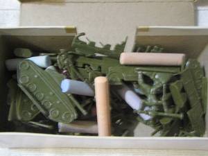 lot 300 image: Army toy pieces