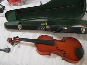 lot 308 image: VIOLIN  Parrot Art # 1415-1 W. BOW  in case
