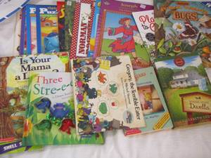 lot 50 image: Large lot of childrens books and coloring books