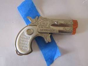 lot 40 image: Derringer small toy gun
