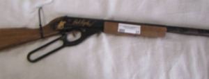 lot 25 image: DAISY RED RYDER BB GUN