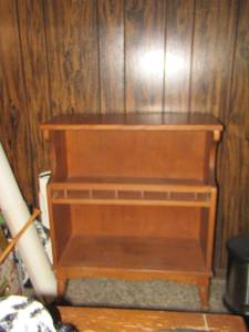 lot 21 image: 2 tier tableshelf  24x29x9
