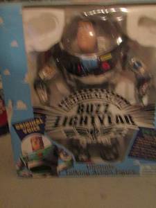 lot 136 image: INTERGALACTIC BUZZ LIGHTYEAR TOY STORY IN ORIGINAL BOX TALKING ACTION FIQURE NEW