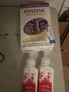 lot 152 image: PANTENE & BATH and Bodyworks  items