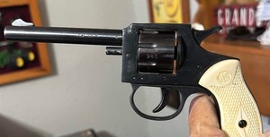 lot 50 image: H & S 22 REVOLVER  SN 113986