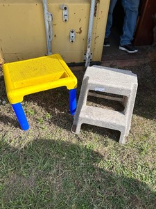 lot 261 image: childs play table. 2 step - step stool