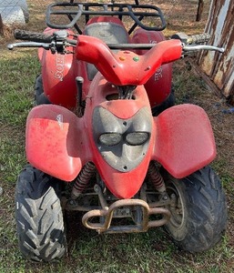 lot 2 image: 4 Wheeler BUSH HOG RED needs a battery, key included