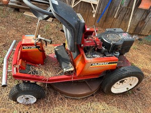 lot 96 image: Murray mower key included