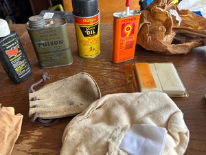 lot 258 image: Gun cleaning items preowned