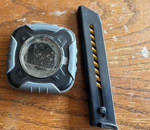 lot 253 image: gun clip and smart talk hot spot