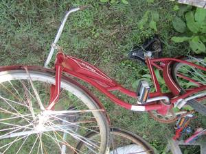 lot 27 image: Sky rider adult red bicycle
