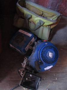 lot 11 image: Lawn mower motor POWERHORSE 208CC MOTOR and gas can- tool caddy bag