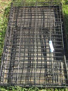 lot 36 image: medium black animal crate
