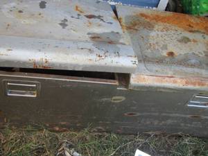 lot 57 image: Double sided truck bed tool box