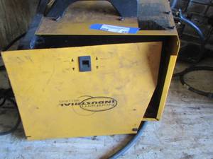 lot 71 image: Mig 135 Wire feed welder