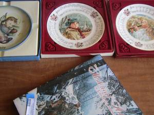 lot 179 image: historical art of john Paul strain book, Christmas 1984 dcor plate, musical notes dcor plates qty 2