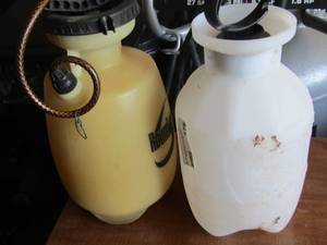 lot 178 image: qty 2 yard sprayers