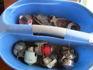 lot 83 image: fishing rod reels qty 7