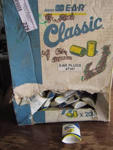 lot 229 image: open box of classic ear plugs