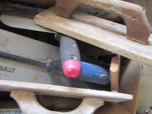 lot 237 image: Colbolt FLOATS, WIDE PUTTY KNIVES  and brushes
