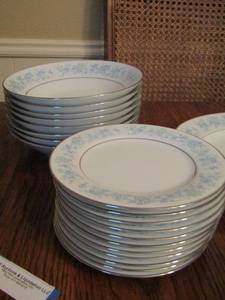 lot 8 image: NORITAKE 2227 MILFORD China - 8 BOWLS, 11 BREAD PLATES