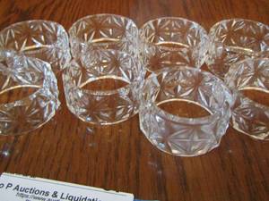 lot 40 image: 8 crystal napkin holders