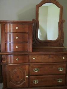 lot 1 image: GENTLEMANS CABINET  2 hidden drawers, mirror size 3927--- dresser size 544818   OAK FRONT