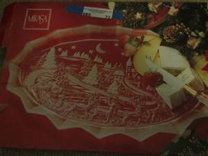 lot 73 image: Mikasa winter platter in original box, seal has been broke