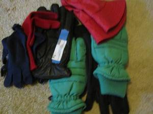 lot 74 image: Red womens sun hat- Various pairs of winter gloves
