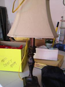 lot 128 image: beautiful bedside lamp with shade